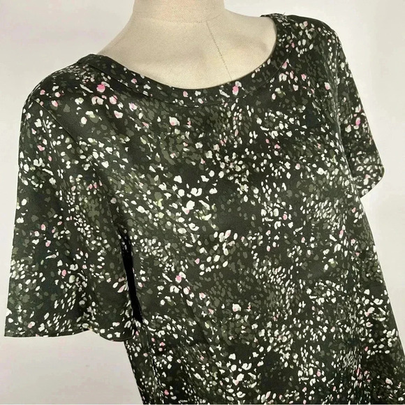 🌟Banana Republic  Shirt Womens Green Pink Print Top Career Office Mistletoe S - Picture 4 of 10